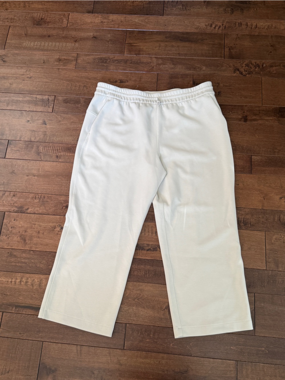 Lululemon Softstreme High-Rise Straight-Leg Cropped Pant